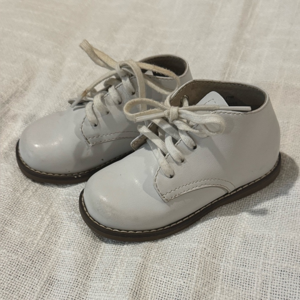 FootMates White Baby Walker Shoes